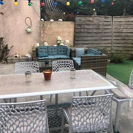 Maison Avec Jardin Holiday home *